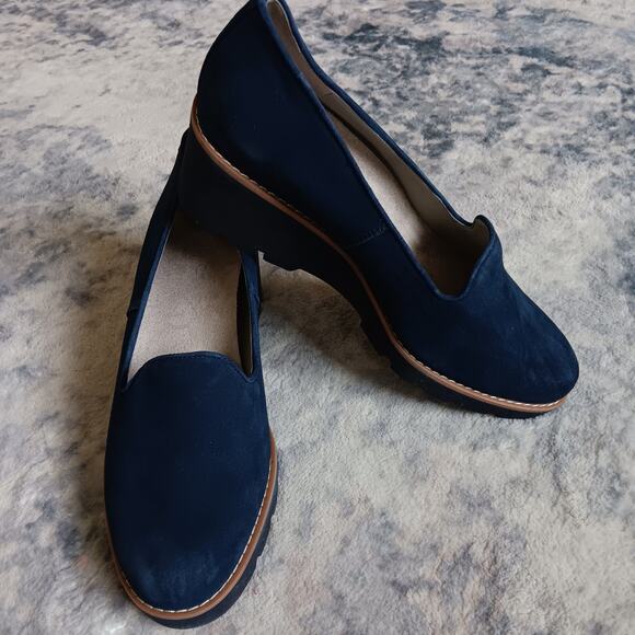 Vionic Water Repellent Wedges Willa Wedge Navy NWB Size 9.5 M - Picture 1 of 10